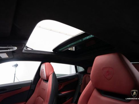 Used 2024 Lamborghini Urus S image 31