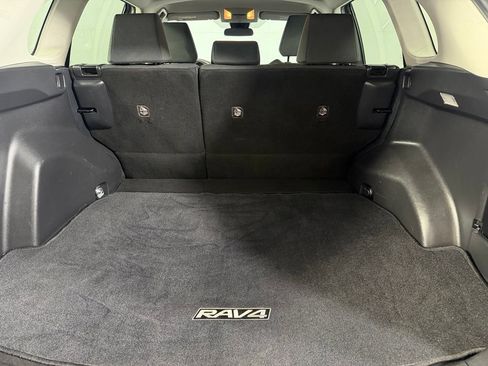 Used 2020 Toyota RAV4 LE w/ Carpet Mat Package FWD image 25