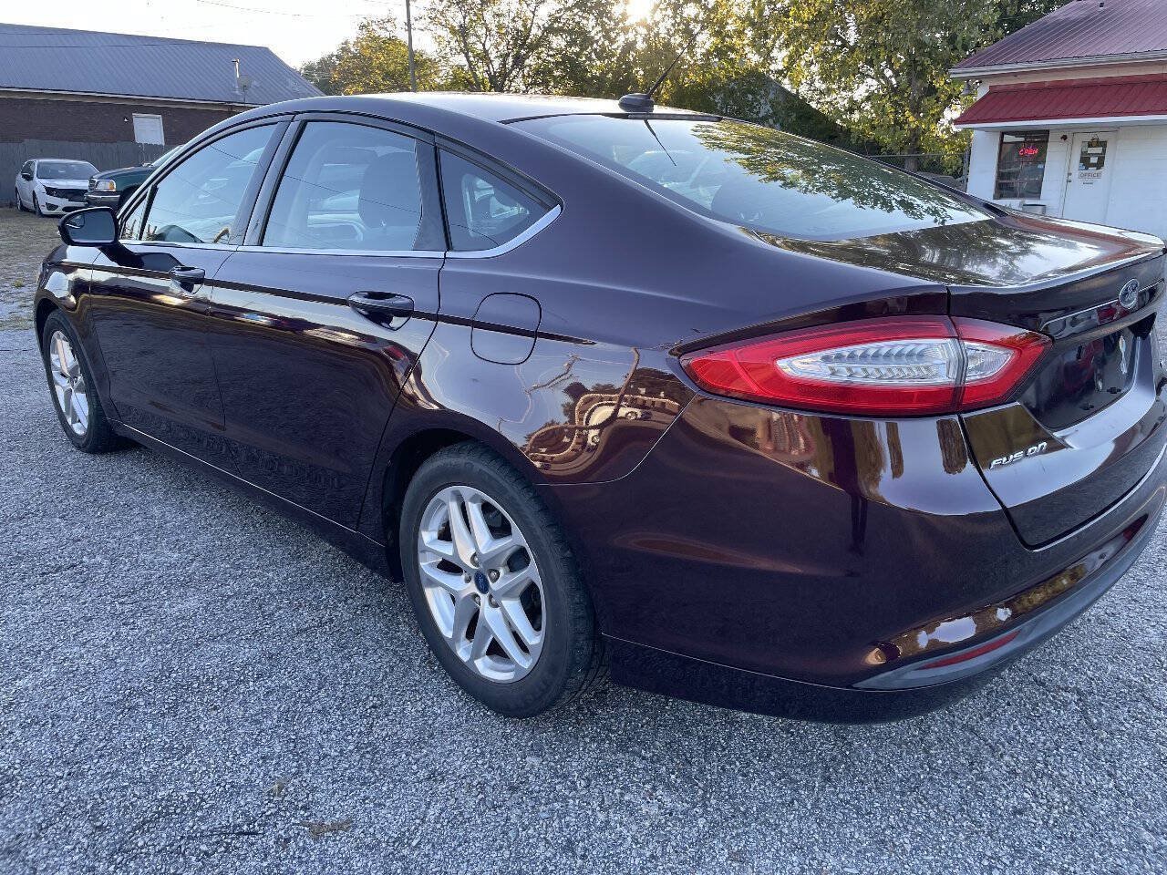 Used 2013 Ford Fusion SE FWD image 14