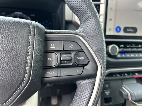 Used 2025 Toyota Sequoia Limited AWD/4WD image 24