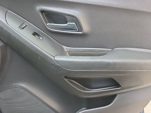 Used 2018 Chevrolet Trax LT AWD/4WD image 21
