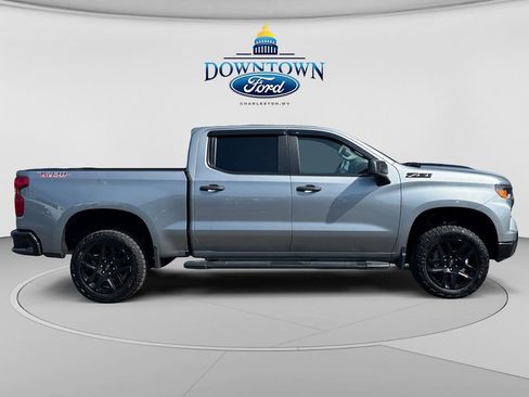 Used 2025 Chevrolet Silverado 1500 Custom Trail Boss w/ LPO, Dark Essentials Package AWD/4WD image 2