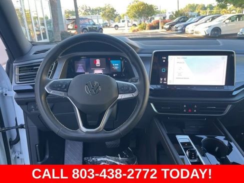 Used 2024 Volkswagen Atlas Cross Sport SE FWD image 17