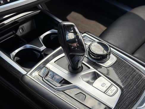 Used 2019 BMW 750i xDrive AWD/4WD image 36