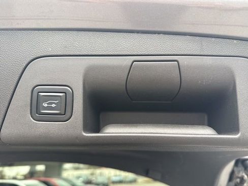 Used 2022 Buick Envision Essence w/ Sport Touring Package image 29