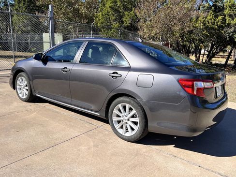 Used 2013 Toyota Camry LE image 7