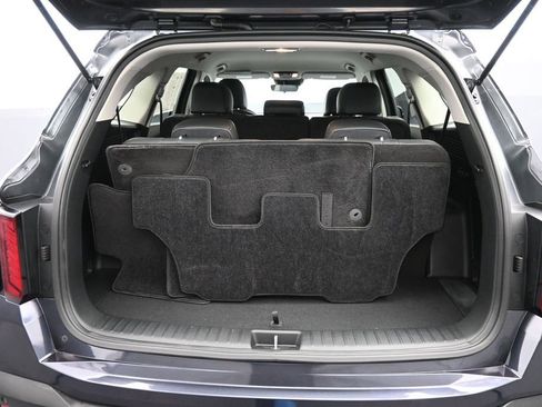 Used 2025 Kia Sorento S FWD image 22