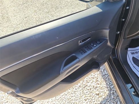 Used 2024 Mitsubishi Outlander Sport ES image 17