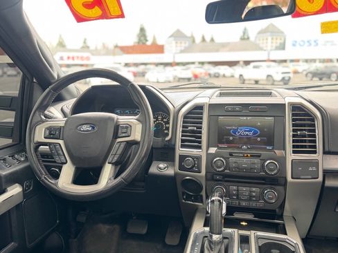 Used 2015 Ford F150 Lariat image 12