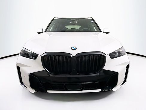 New 2026 BMW X5 xDrive40i w/ M Sport Package AWD/4WD image 2