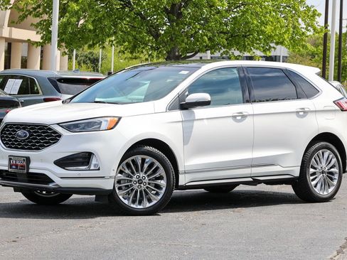 Used 2021 Ford Edge Titanium w/ Equipment Group 301A AWD/4WD image 18