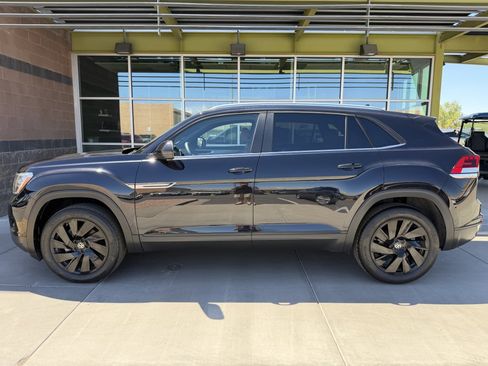 Used 2024 Volkswagen Atlas Cross Sport SE FWD image 7