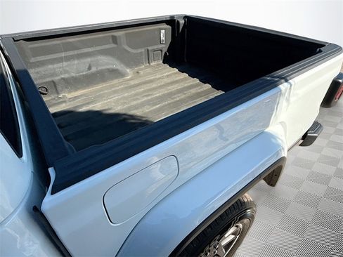 Used 2023 Jeep Gladiator Overland image 30