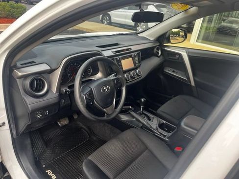 Used 2016 Toyota RAV4 LE AWD/4WD image 9