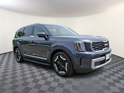 Used 2024 Kia Telluride S w/ S Sunroof Package