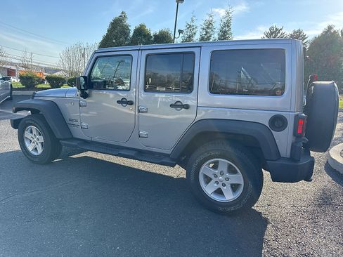 Used 2014 Jeep Wrangler Unlimited Sport w/ Quick Order Package 24S image 9