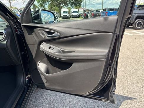Used 2025 Buick Encore GX Preferred FWD image 12