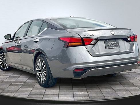 Used 2025 Nissan Altima 2.5 SV FWD image 5