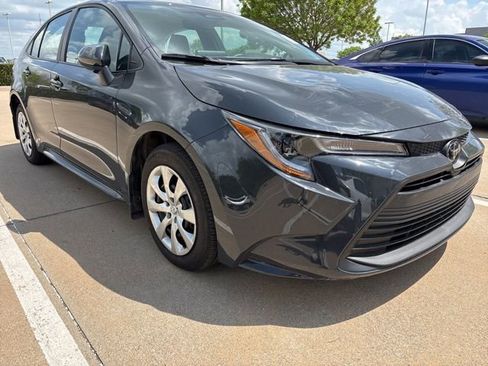Used 2026 Toyota Corolla LE image 3