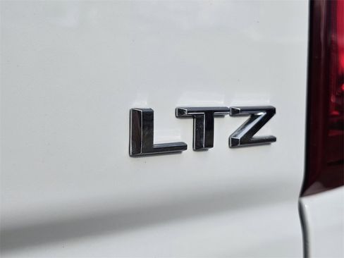 Used 2021 Chevrolet Silverado 1500 LTZ image 30