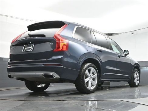 Used 2021 Volvo XC90 T5 Momentum w/ Climate Package image 39