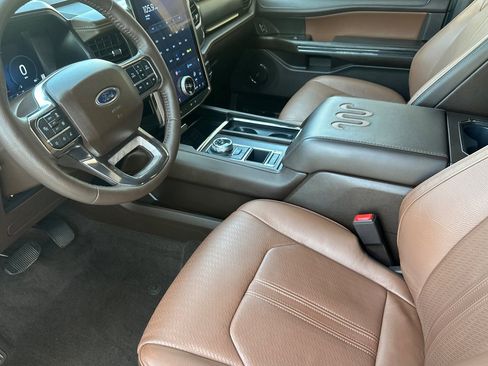 Used 2024 Ford Expedition Max King Ranch RWD image 10