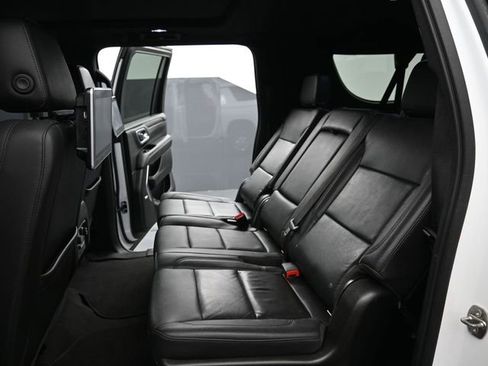 Used 2021 Chevrolet Suburban LT RWD image 9