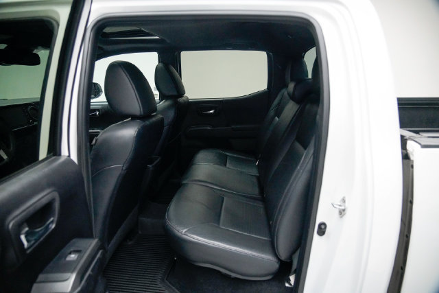 Used 2021 Toyota Tacoma TRD Sport w/ TRD Premium Sport Package AWD/4WD image 16