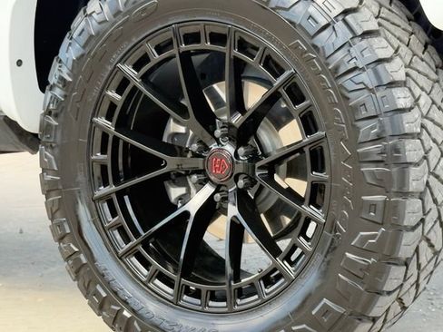Used 2025 Ford F150 Raptor w/ Equipment Group 803A Raptor R AWD/4WD image 18