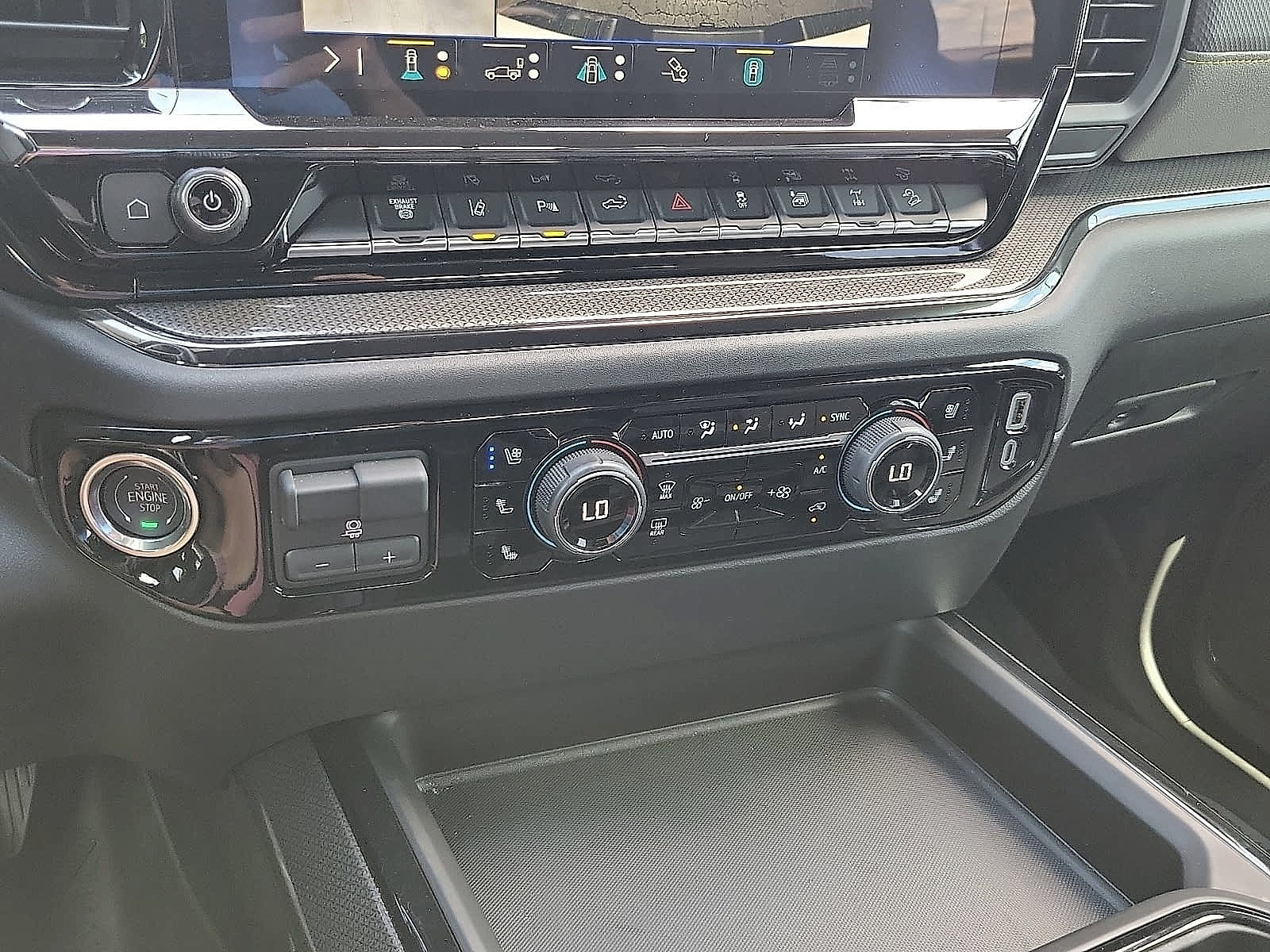 Used 2026 Chevrolet Silverado 2500 ZR2 AWD/4WD image 17