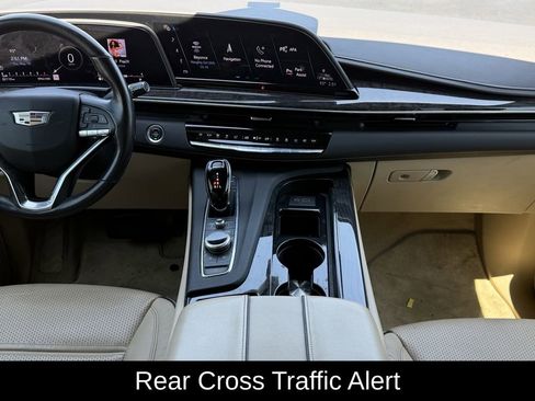 Used 2021 Cadillac Escalade Premium Luxury AWD/4WD image 15
