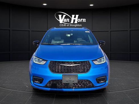 New 2026 Chrysler Pacifica Limited w/ S Appearance Package image 12