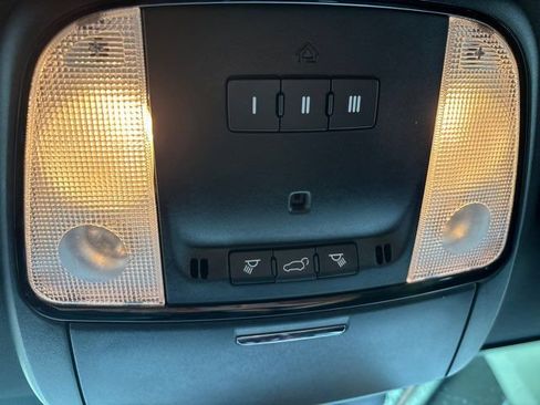 Used 2022 Dodge Durango R/T w/ Blacktop Package RWD image 47