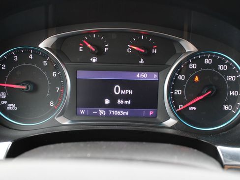 Used 2023 Chevrolet Traverse LT image 27