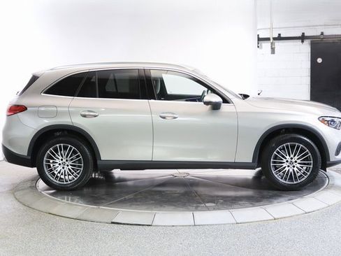 Used 2024 Mercedes-Benz GLC 300 4MATIC image 17