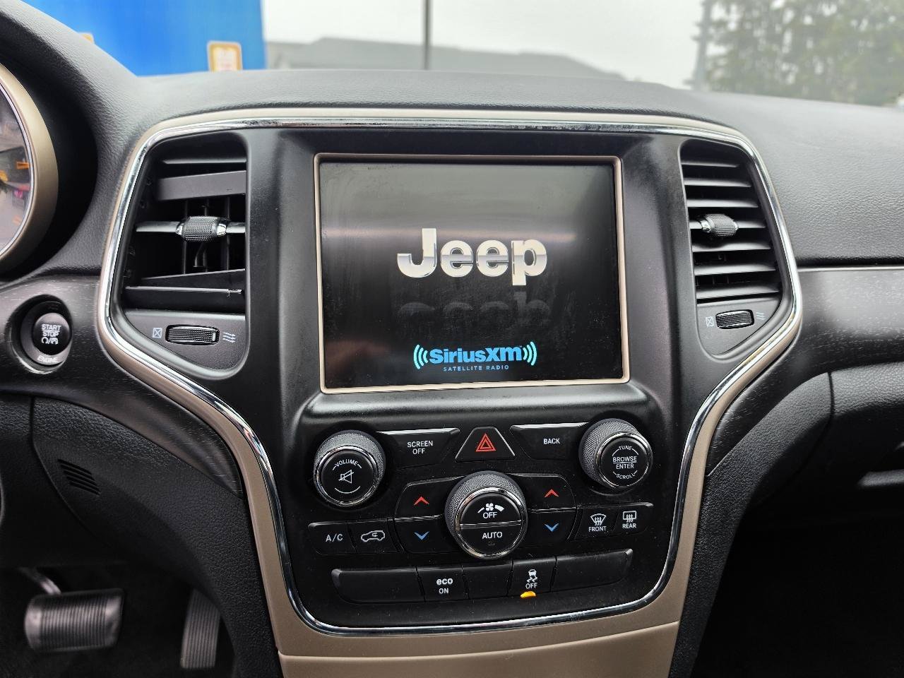 Used 2015 Jeep Grand Cherokee Altitude AWD/4WD image 17