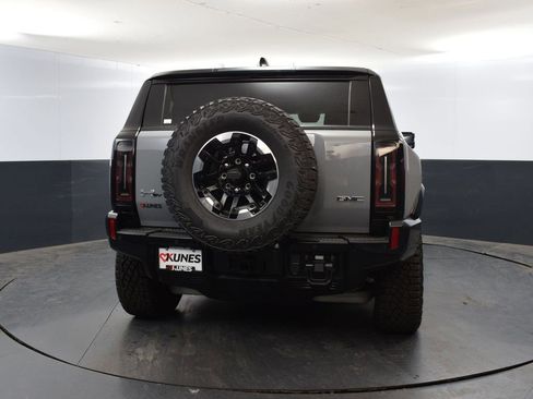 New 2024 GMC Hummer EV 2X w/ Extreme Off-Road Package image 10