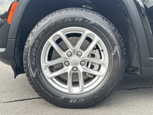 Used 2021 Jeep Grand Cherokee L Laredo w/ Luxury Tech Group I image 14