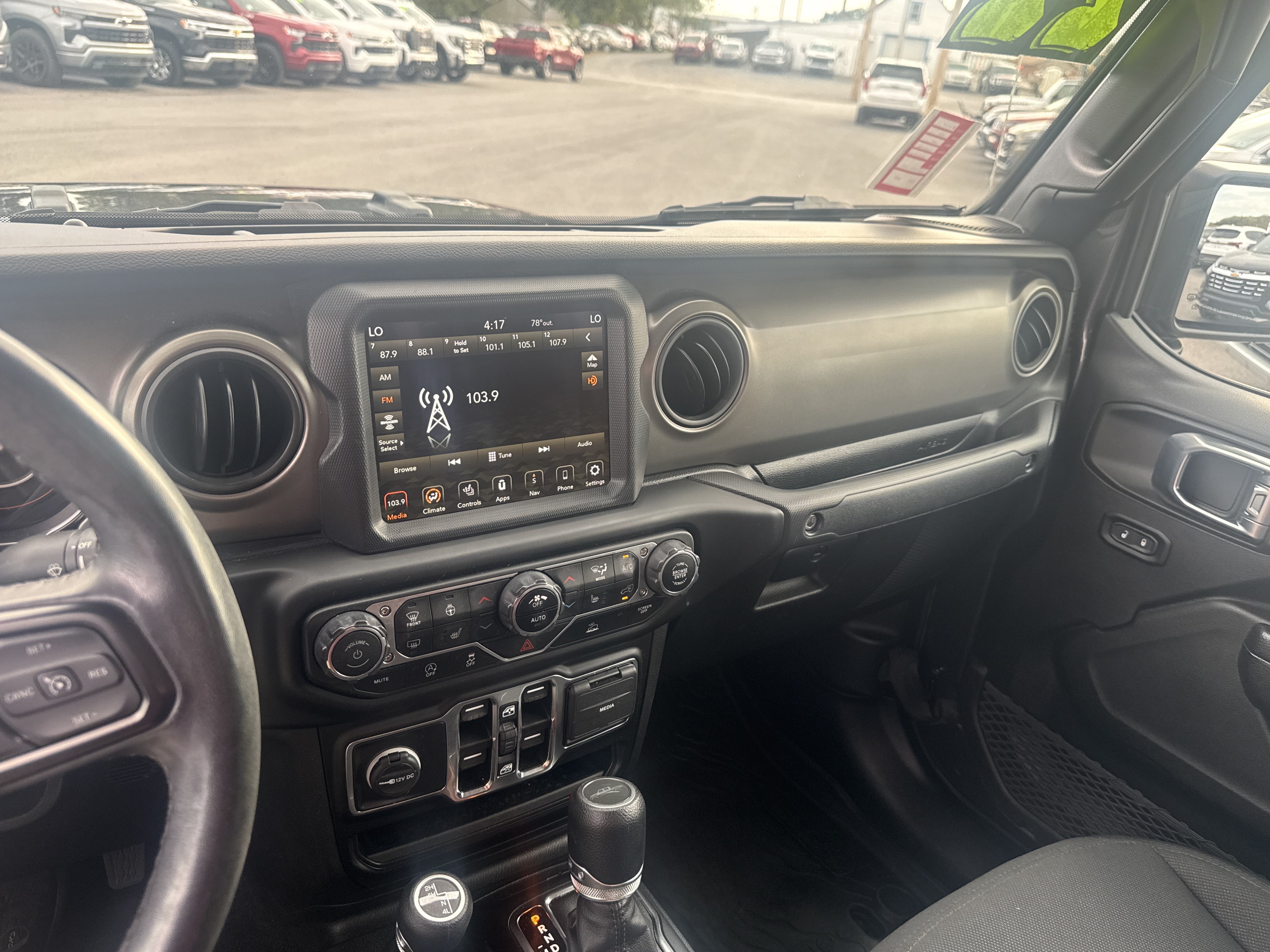 Used 2022 Jeep Gladiator Sport AWD/4WD image 23