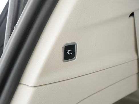 Certified 2023 Chrysler Pacifica Touring-L FWD image 20