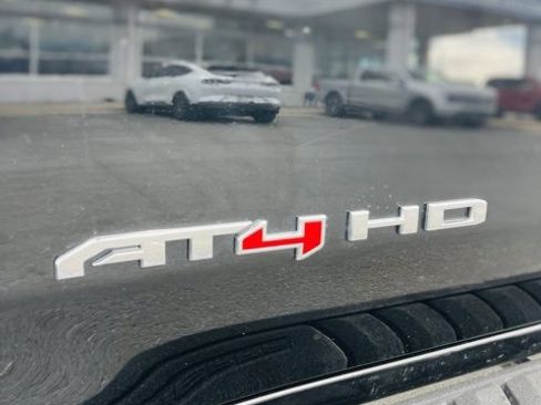 Used 2022 GMC Sierra 2500 AT4 w/ AT4 Preferred Package image 10