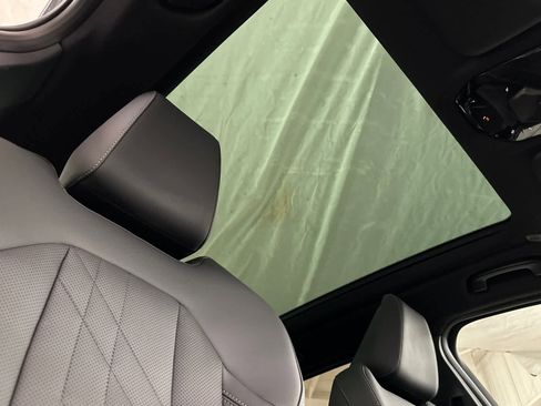 Used 2025 BMW X3 xDrive30i w/ Convenience Package image 17