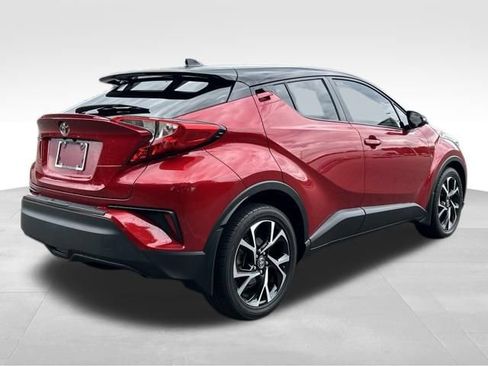 Used 2020 Toyota C-HR XLE FWD image 5