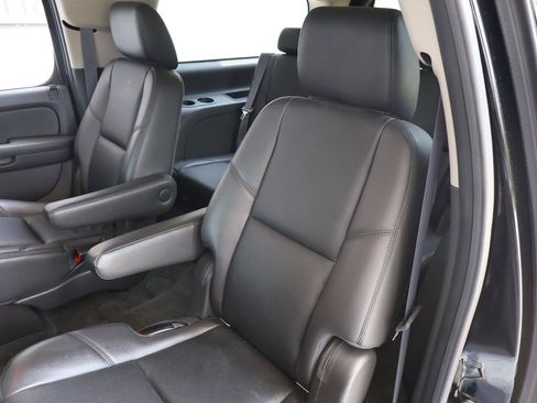 Used 2012 Chevrolet Suburban LTZ RWD image 22