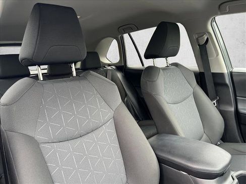 Certified 2025 Toyota RAV4 XLE FWD image 24