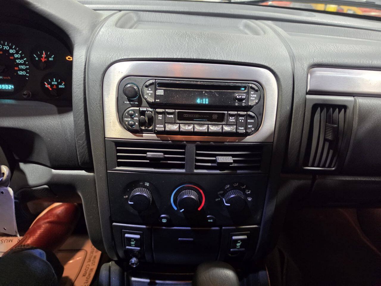 Used 2002 Jeep Grand Cherokee Laredo AWD/4WD image 36