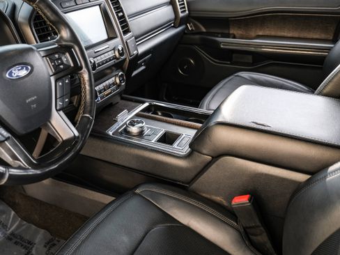Used 2020 Ford Expedition Limited w/ Equipment Group 301A image 24