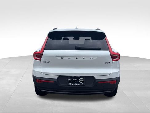Certified 2026 Volvo XC40 B5 Plus w/ Protection Package Premier image 38