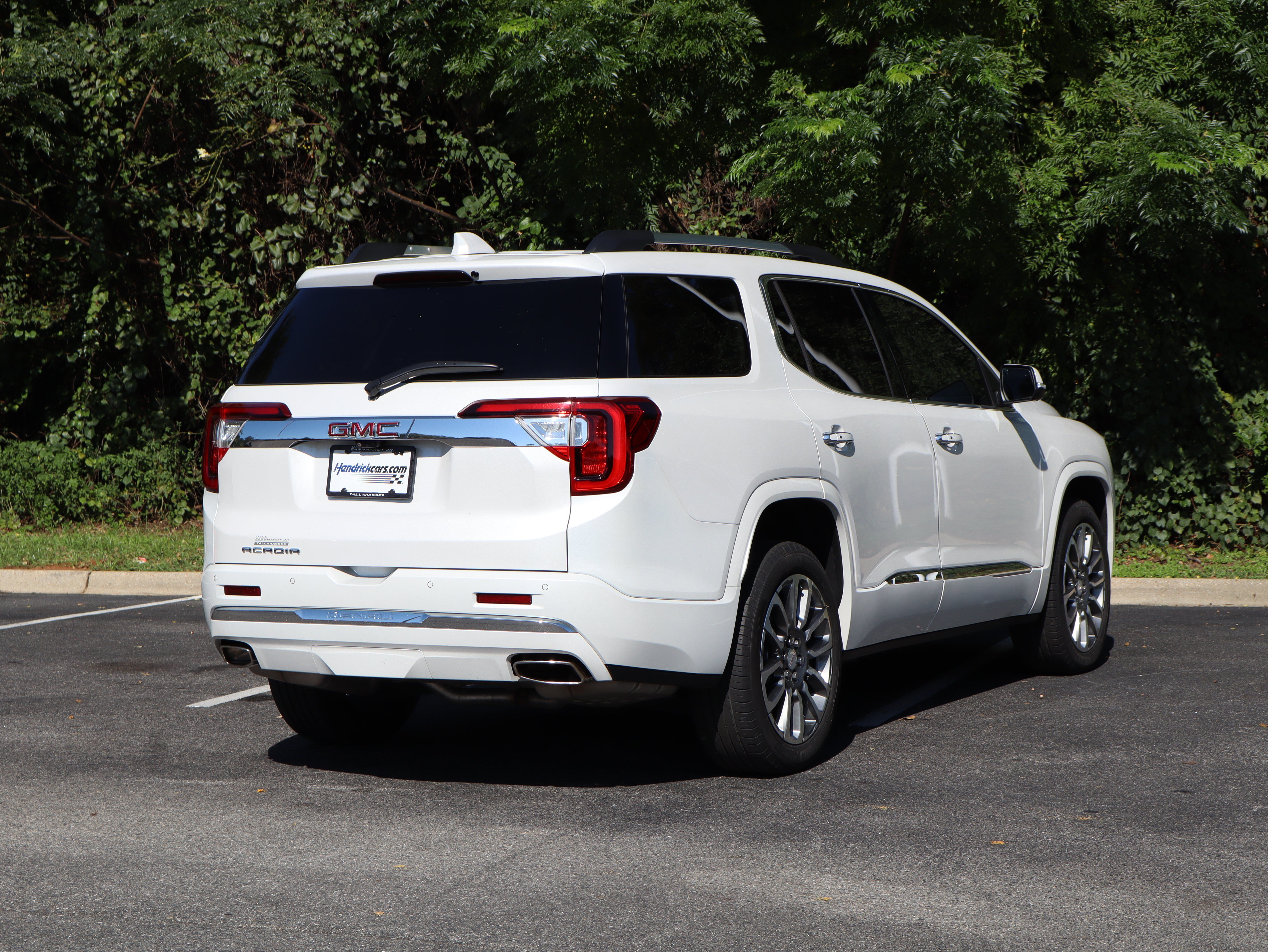 Used 2023 GMC Acadia Denali w/ Denali Ultimate Package FWD image 10