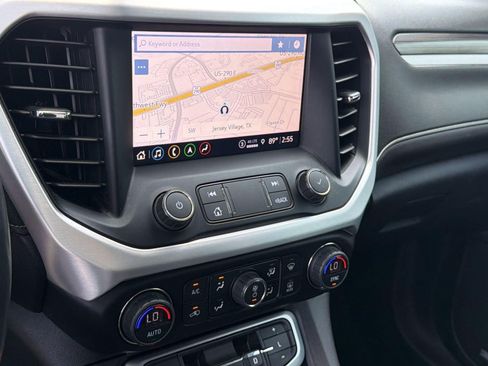 Used 2022 GMC Acadia SLT w/ Technology Package FWD image 22